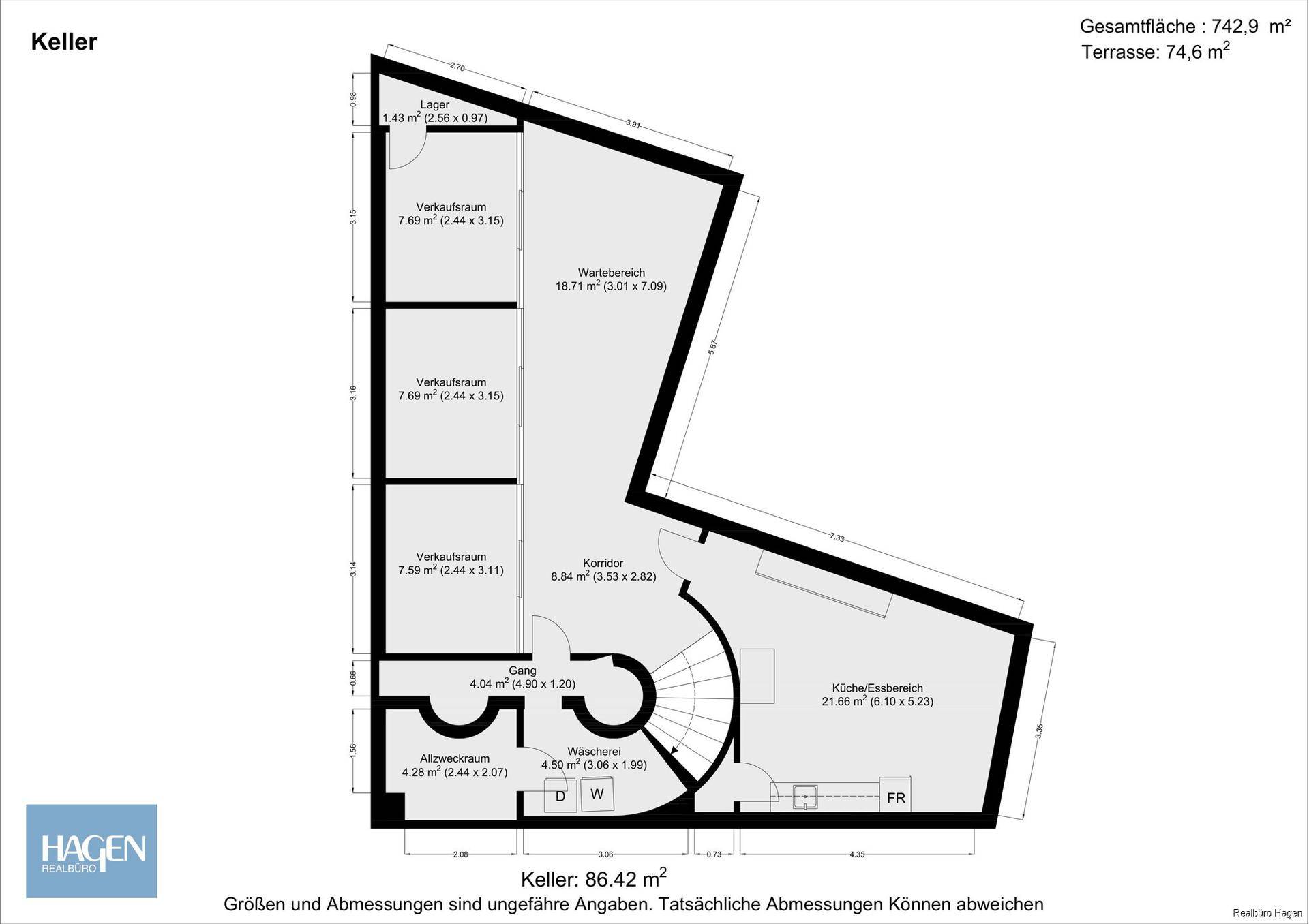 Grundriss des Kellers mit Lagerflächen, Waschküche, einem Küchen-/Essbereich und Zugang zur Terrasse.
