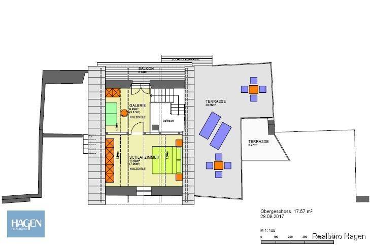 Grundriss des Obergeschosses mit Schlafzimmer, Galerie, Balkon und zwei Terrassen.