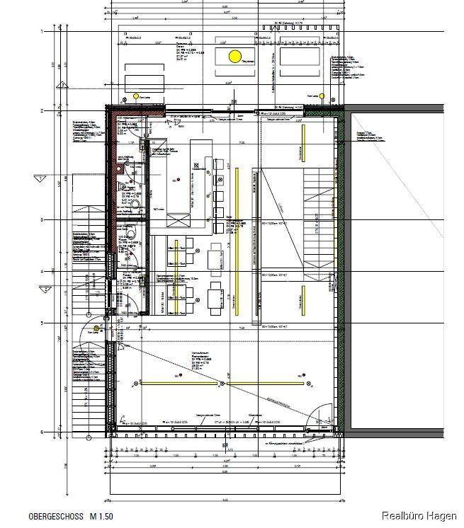 Grundriss des Obergeschosses mit mehreren Räumen und einem Balkon.