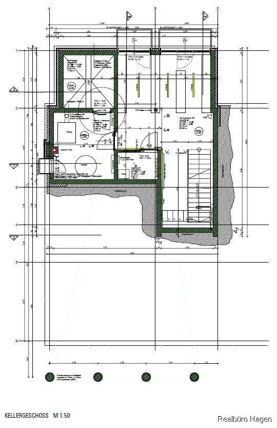 Grundriss des Kellergeschosses mit verschiedenen Räumen und Treppenhaus.
