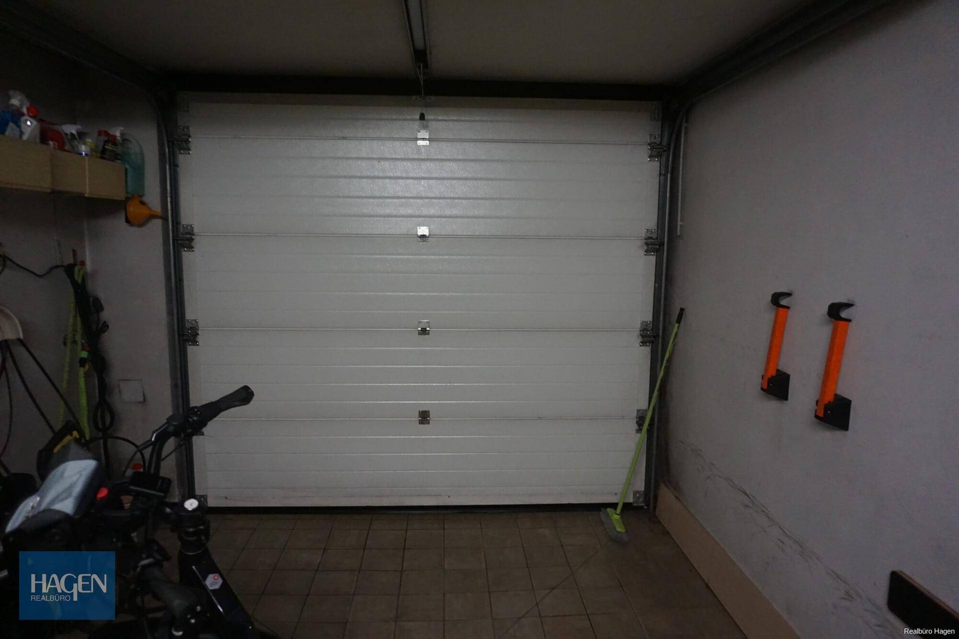 geräumige Garage