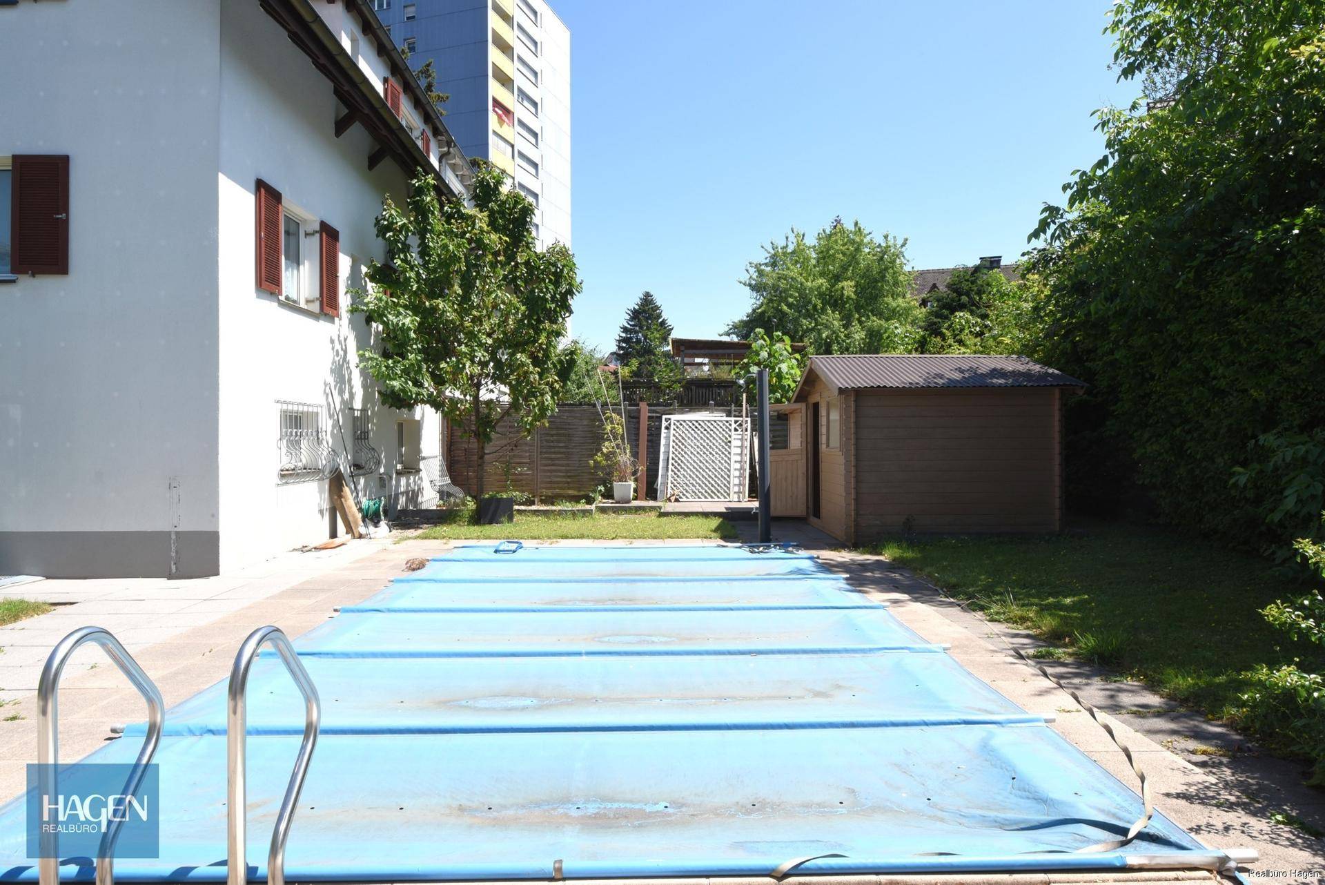 Poolu und garten