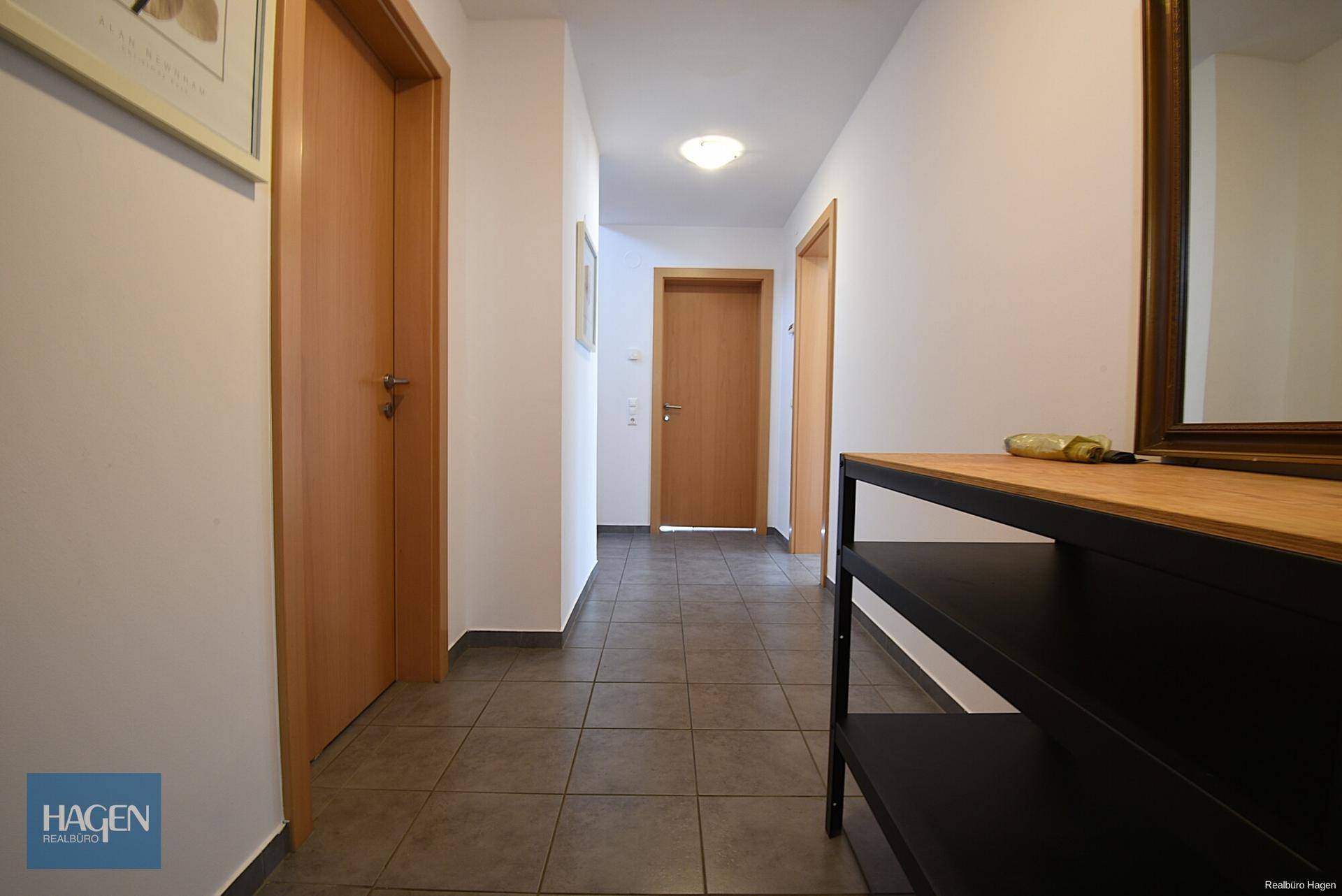 Neuwertiges Wohnhaus mit Carport und Werkstatt in Lustenau zu vermieten! - Widok 2