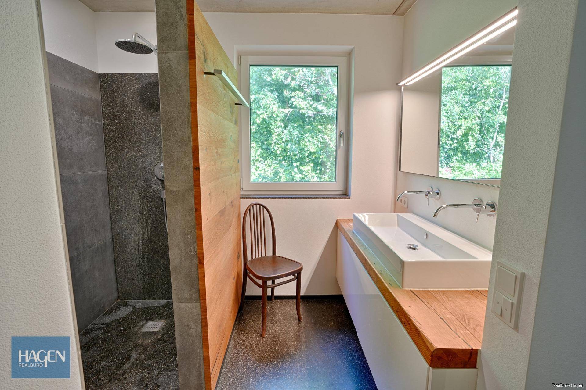 Badezimmer im OG