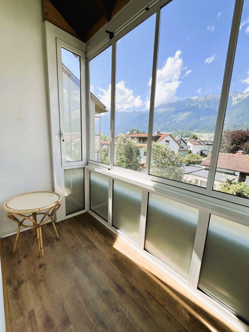 Verglaster Balkon mit ca. 4,88 m²