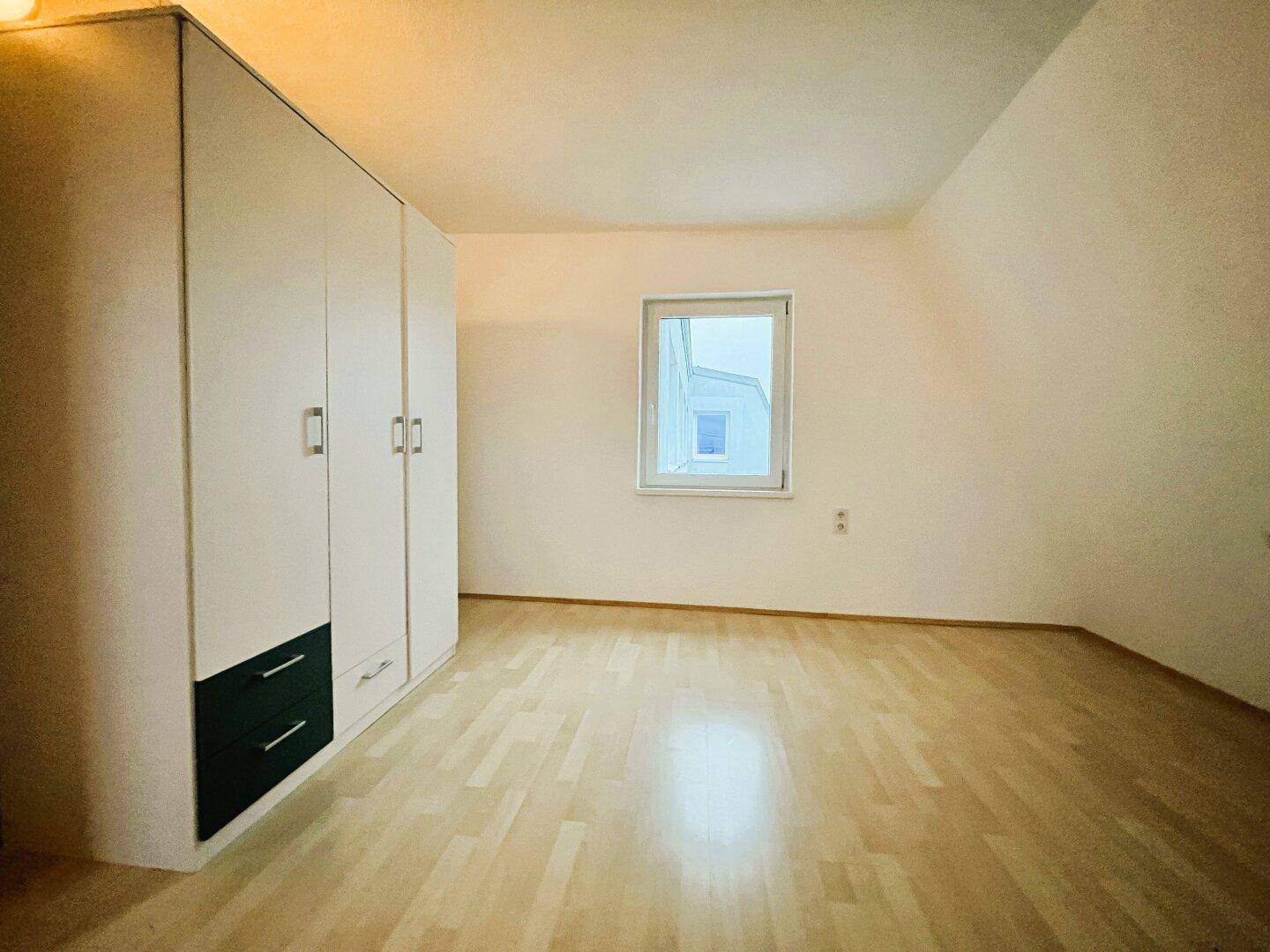 Zimmer 2 mit ca. 12m²