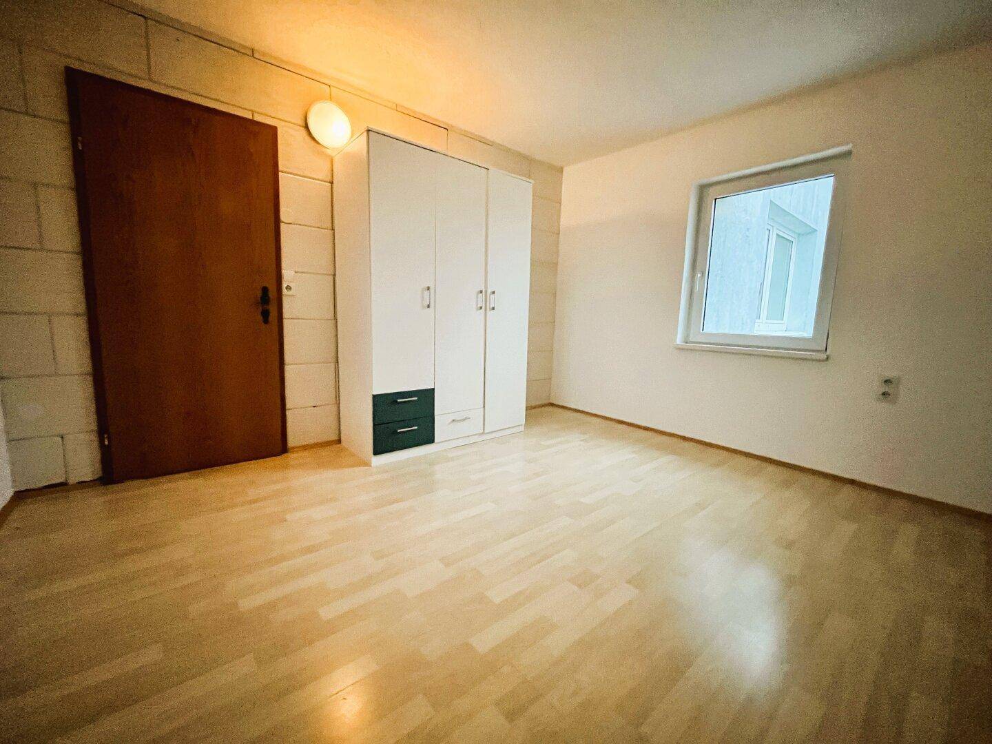 Zimmer 2 mit ca. 12m²