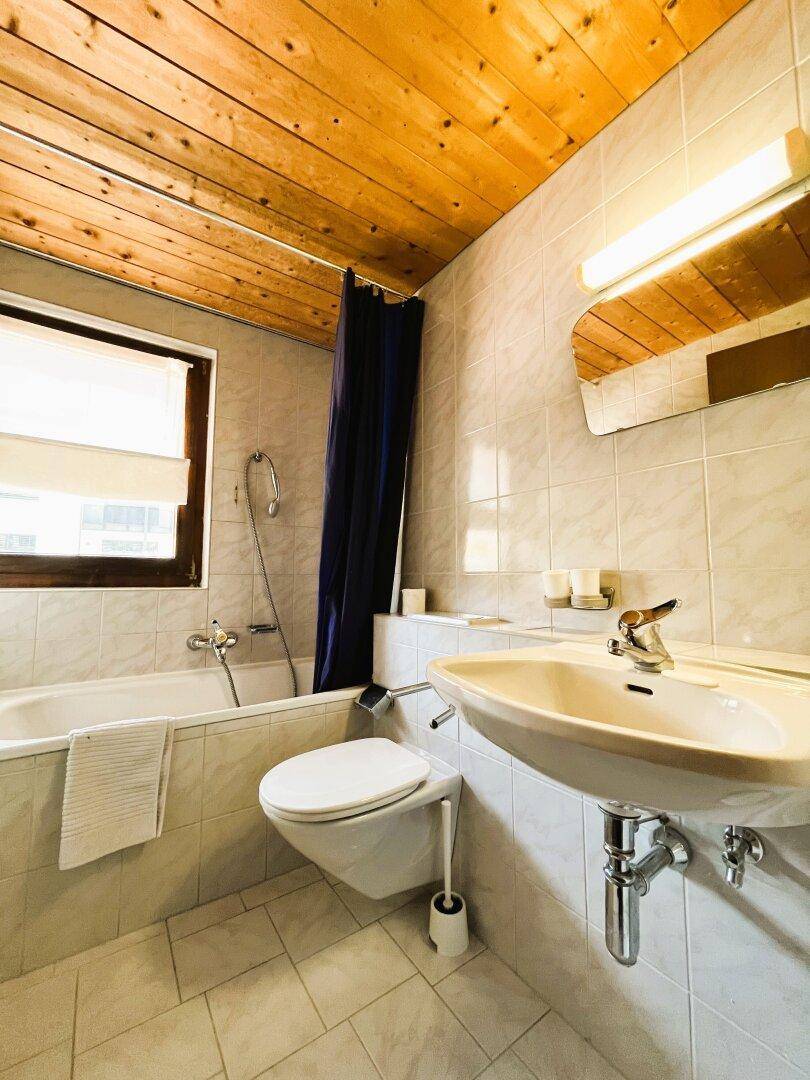 2. Wohnung im UG mit ca. 82m², 3 Zimmern und 2 Bädern