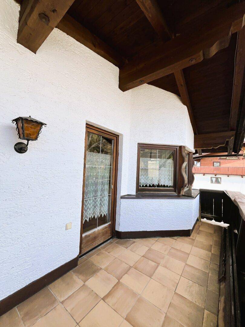 4.Wohnung im 1.OG mit ca. 104m², 4 Zimmern, 2 Bädern und 2 Balkonen