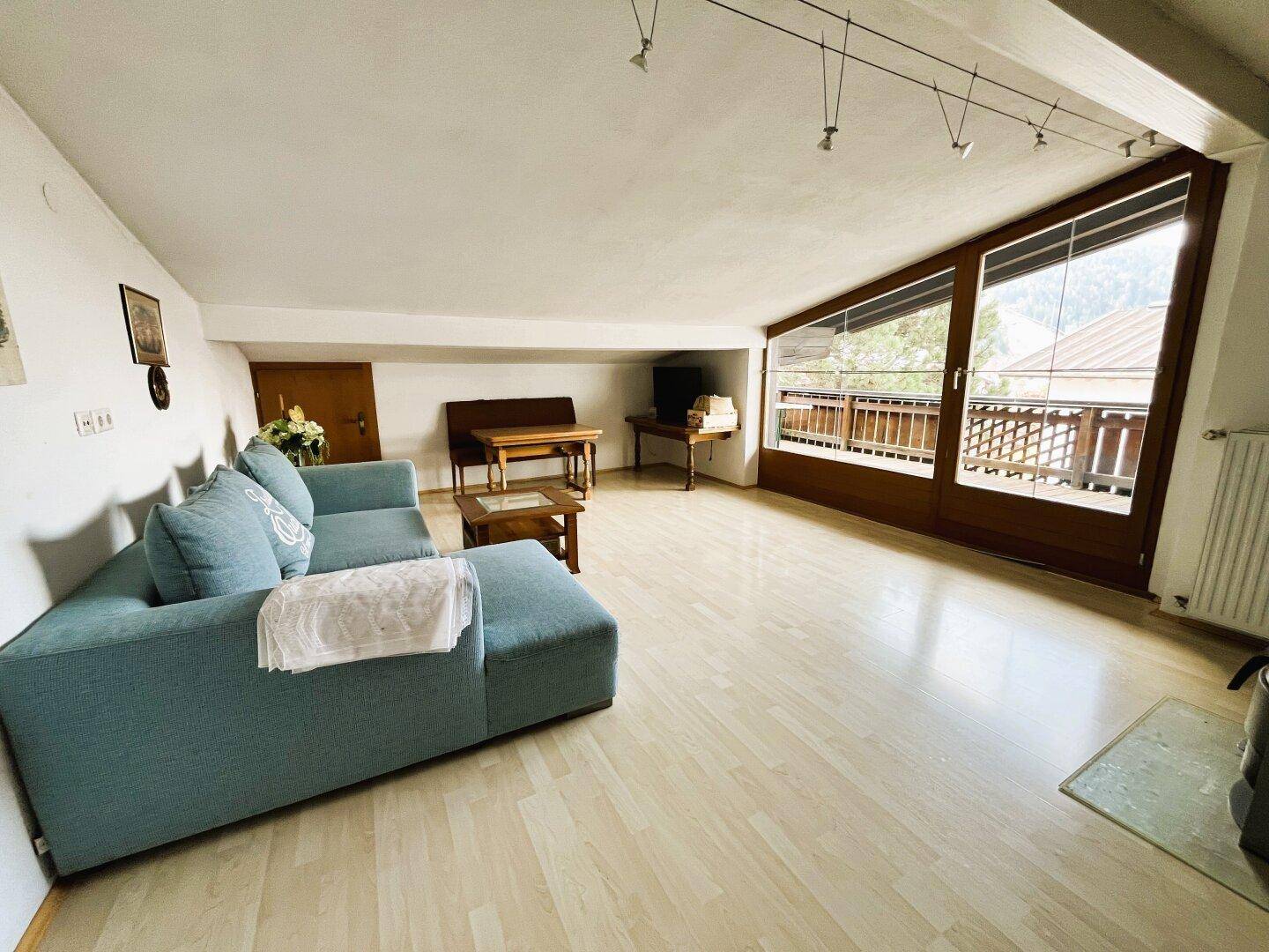 4.Wohnung im 1.OG mit ca. 104m², 4 Zimmern, 2 Bädern und 2 Balkonen