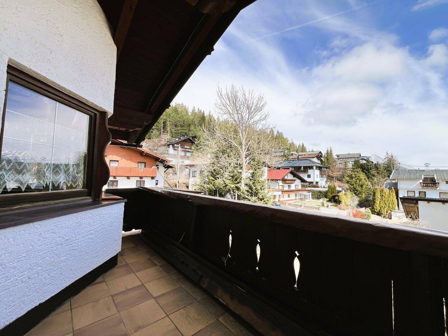 4.Wohnung im 1.OG mit ca. 104m², 4 Zimmern, 2 Bädern und 2 Balkonen
