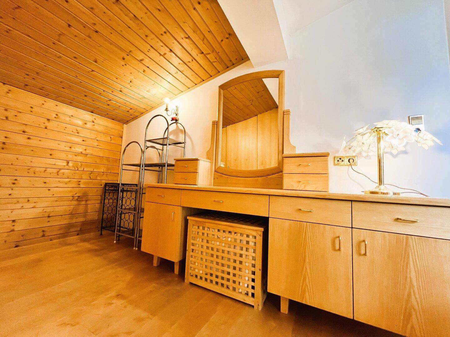 4.Wohnung im 1.OG mit ca. 104m², 4 Zimmern, 2 Bädern und 2 Balkonen