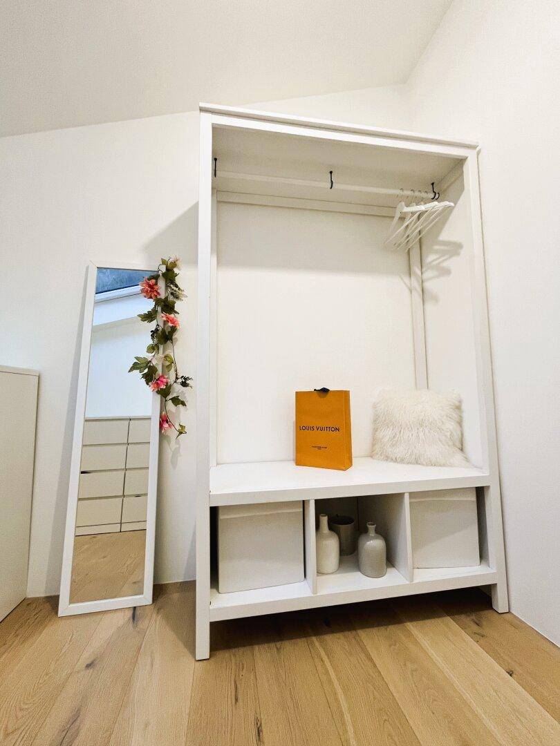 Über 9m² großes Zimmer