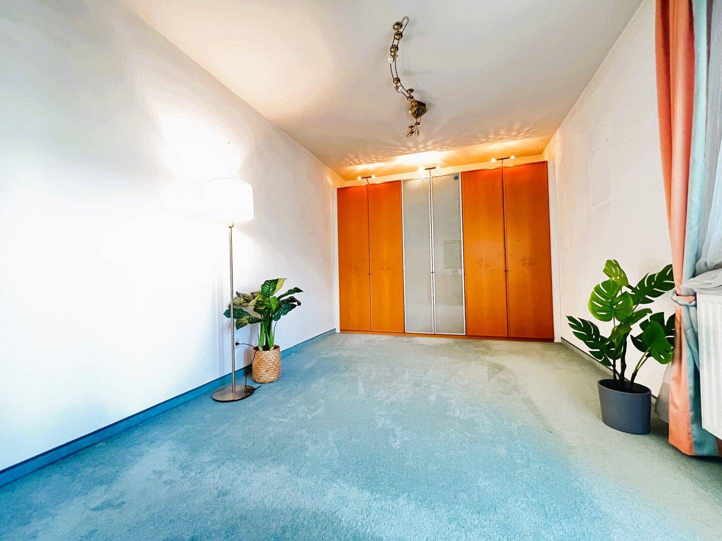 Schlafzimmer 2 mit ca. 17m²