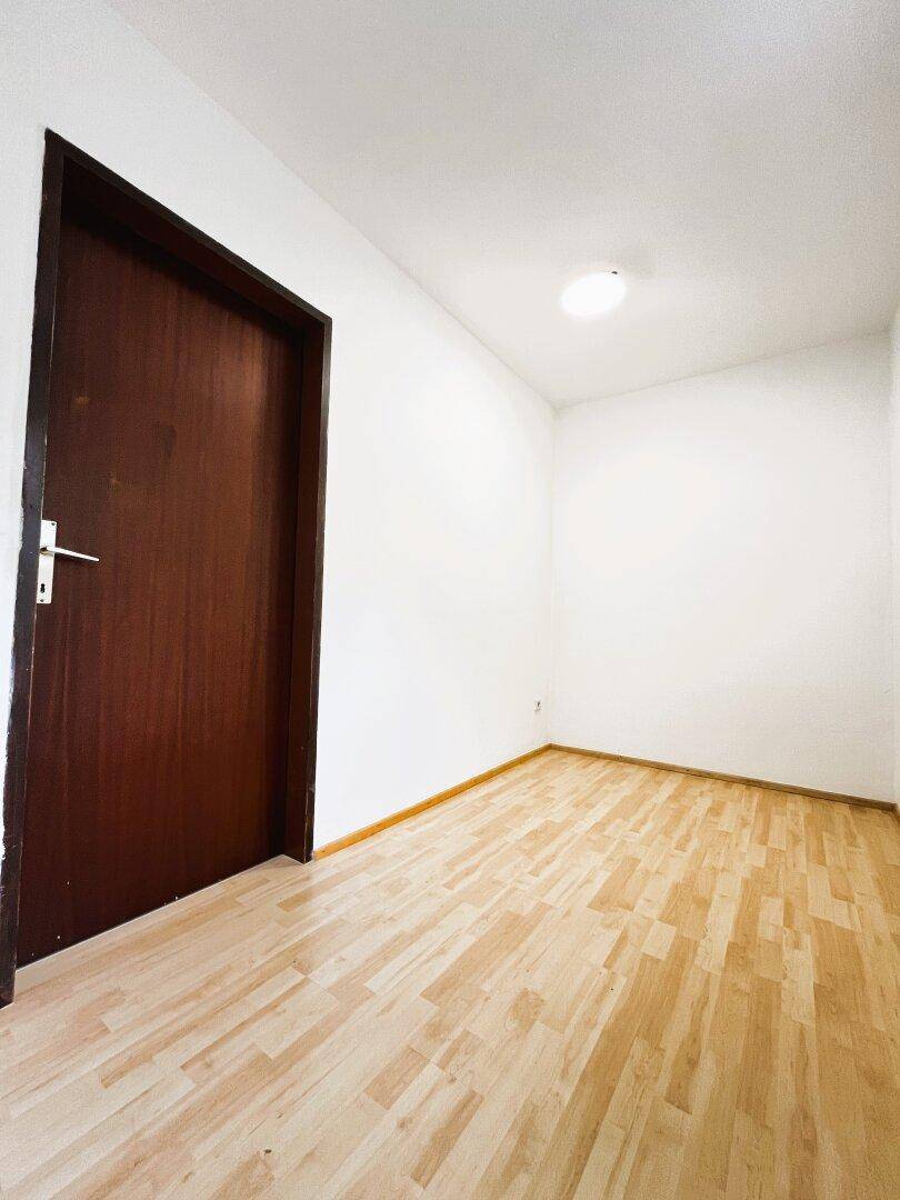 kleineres Zimmer /Büro