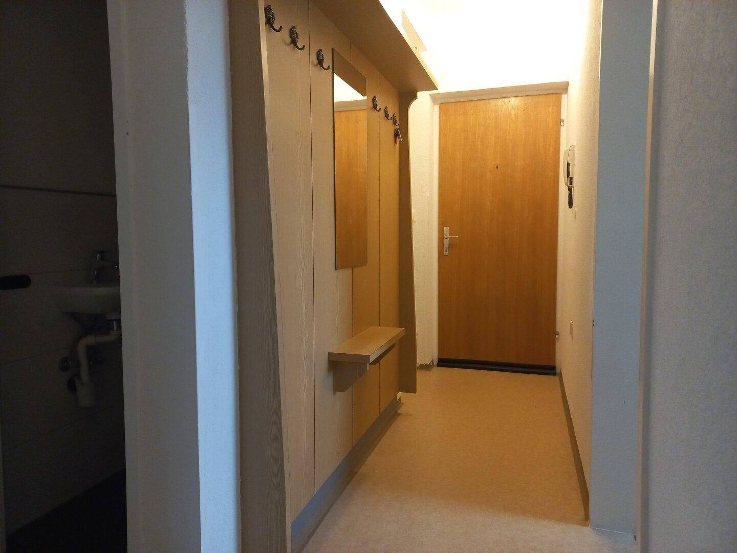 Eingangsbereich mit Garderobe
