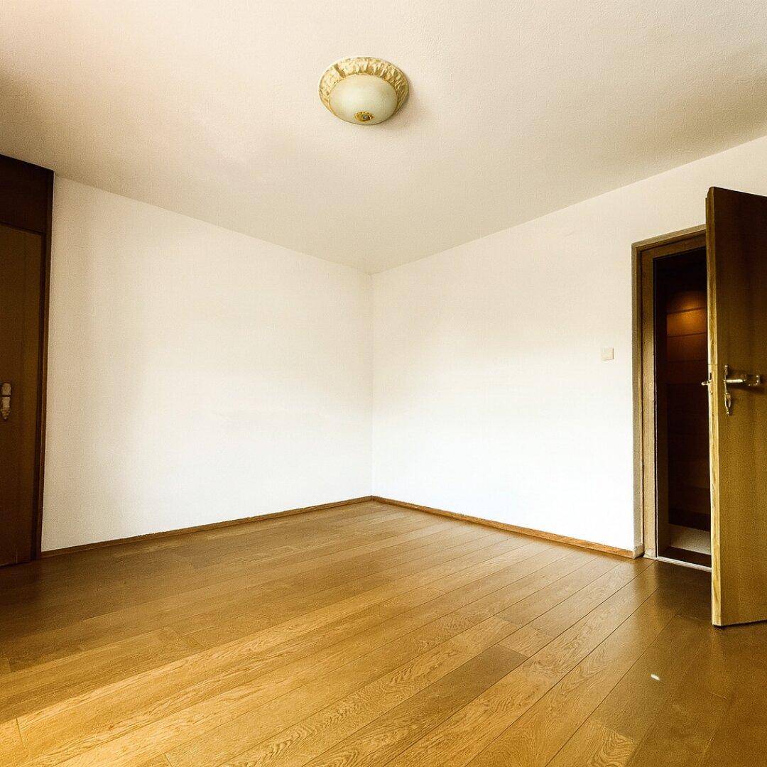 4. Wohnung (EG) mit ca. 19 m², 1 Zimmer, 1 Bad und 1 überdachtem Balkon