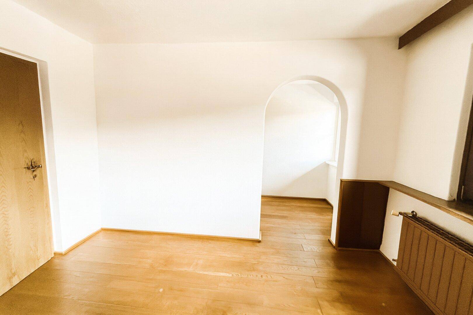 4. Wohnung (EG) mit ca. 19 m², 1 Zimmer, 1 Bad und 1 überdachtem Balkon