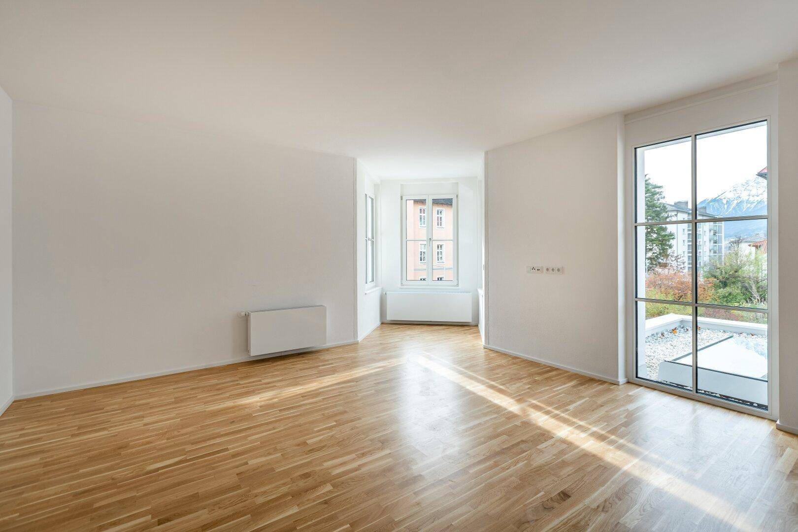 Wohn-/Essbereich mit ca.53m² und Zugang zum Balkon