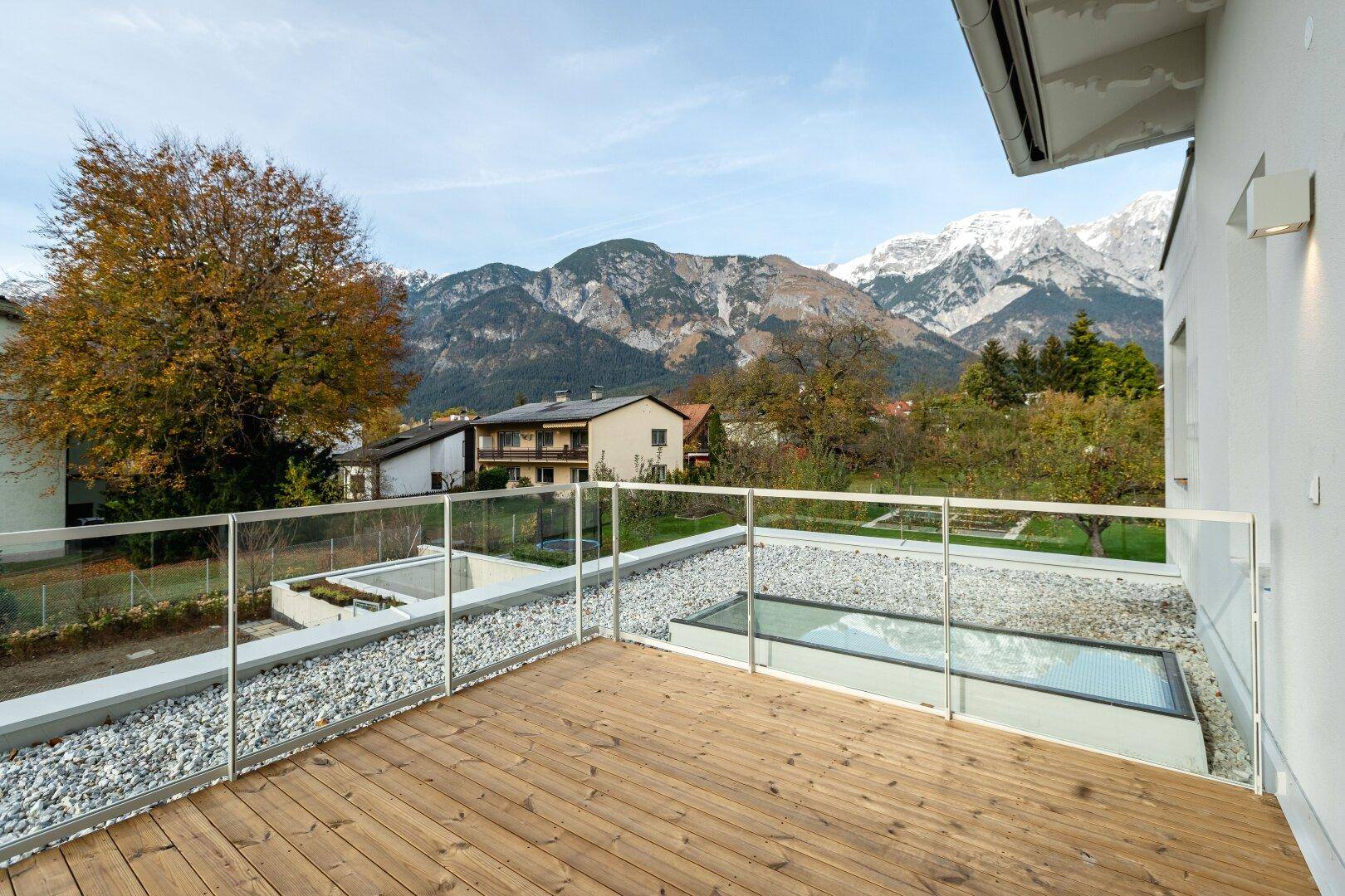 Süd-/West-Balkon mit Bergblick