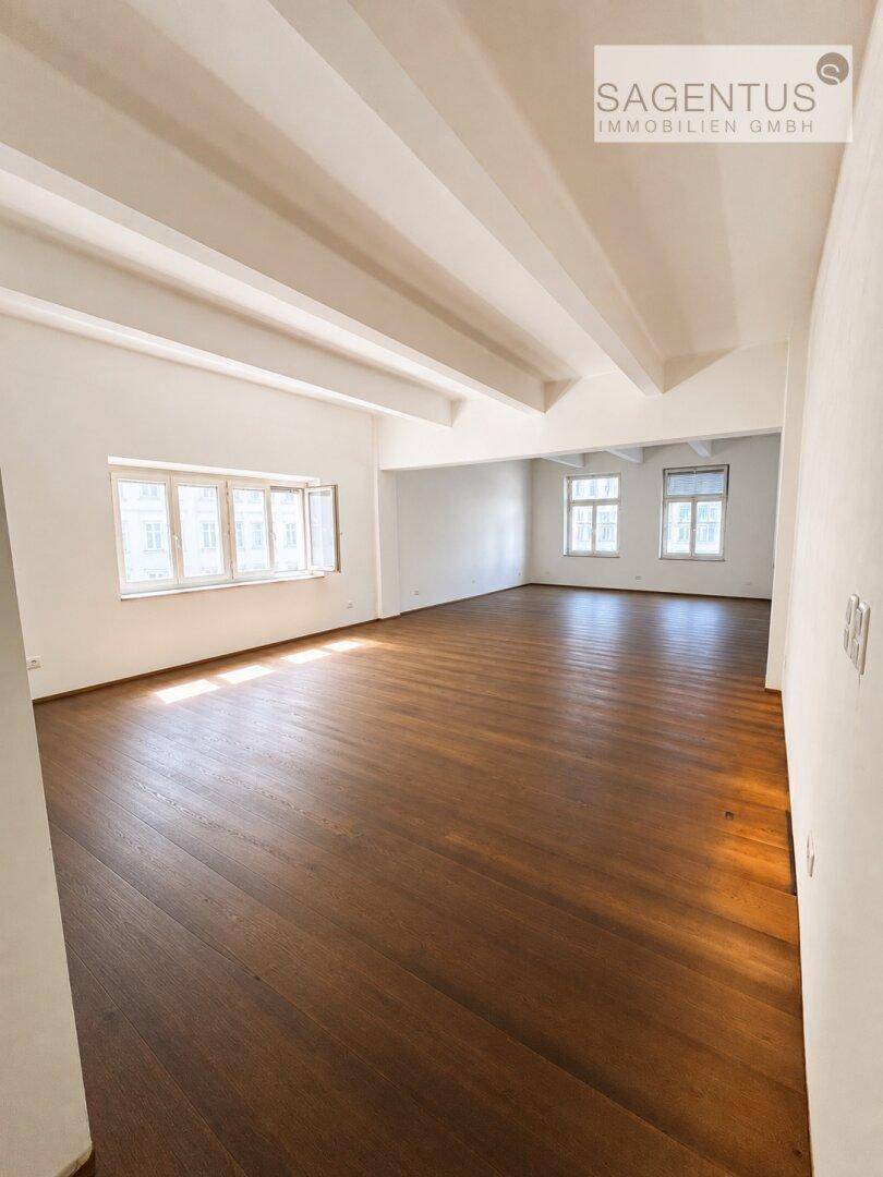 Im Zentrum von Innsbruck: Elegantes ALTBAU-Büro mit LOFT-Charakter zu mieten!