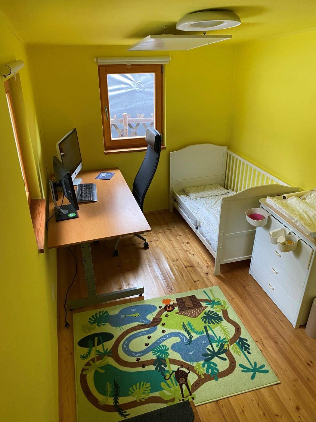 Büro-Kinderzimmer