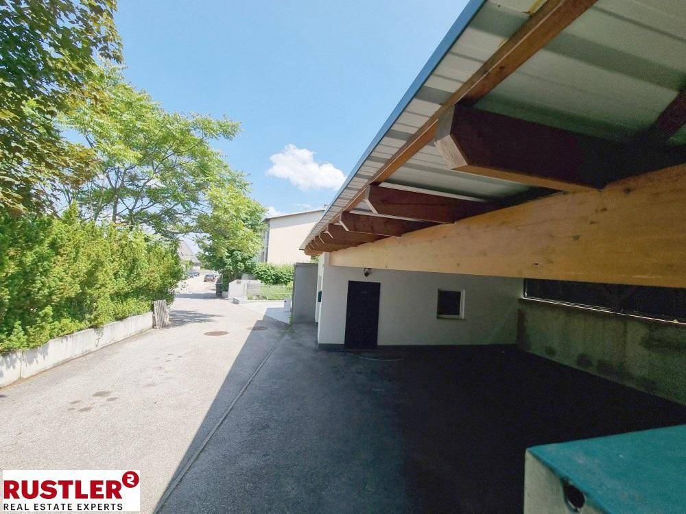 Carport und Garage