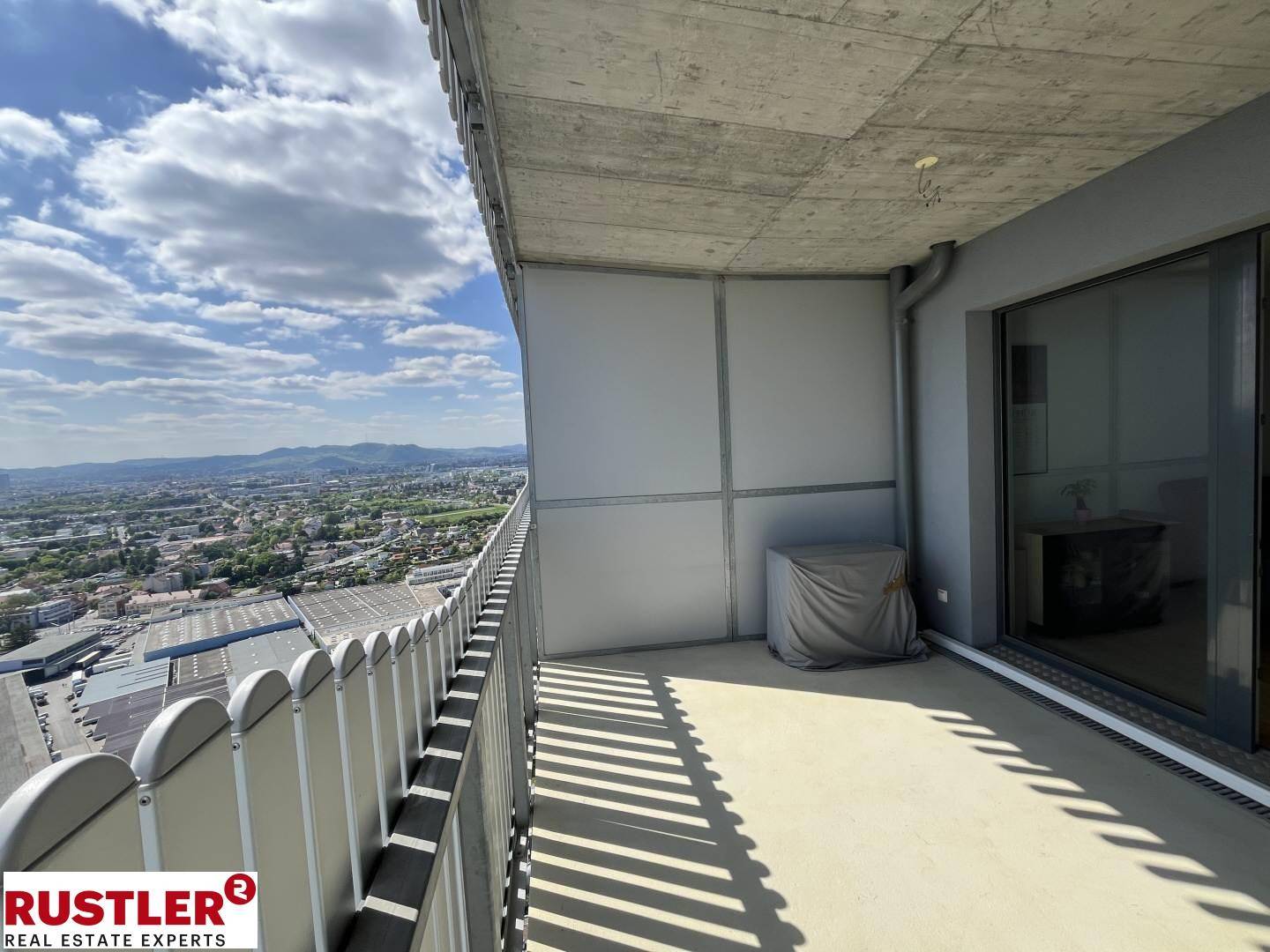 Loggia 3