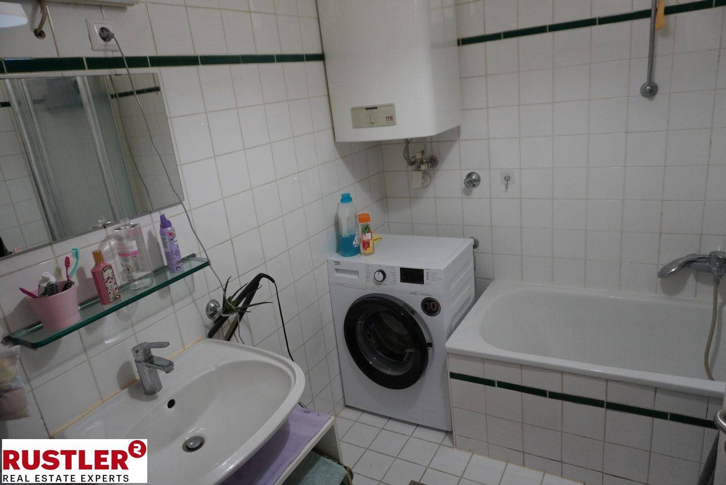 Badezimmer mit Wanne