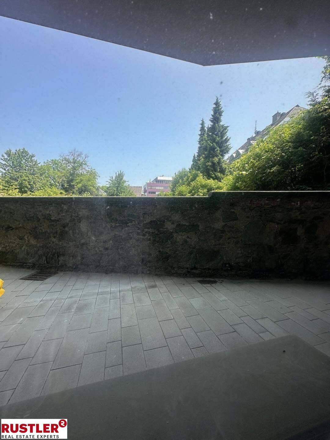 G8 Ausblick Rückseit