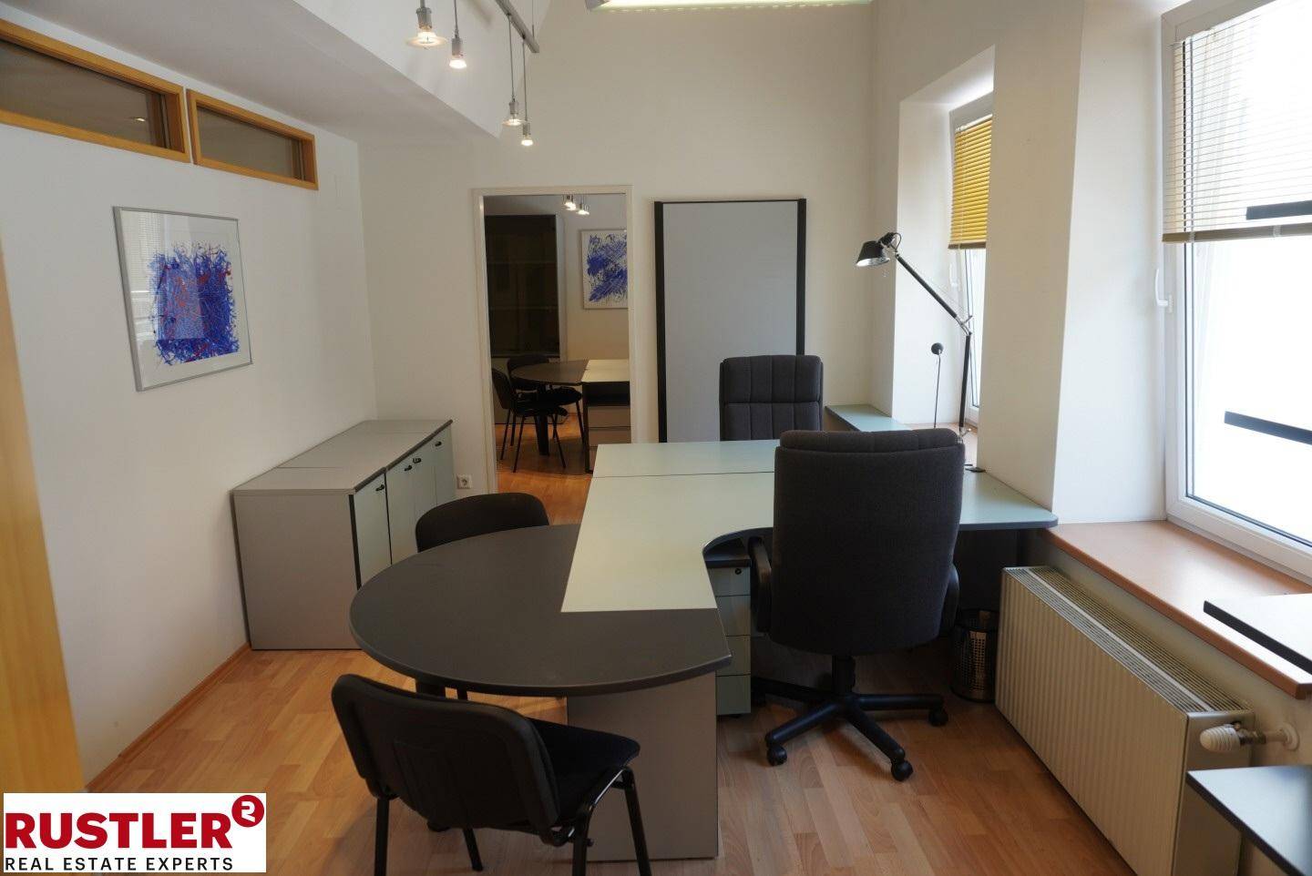 Büro 8