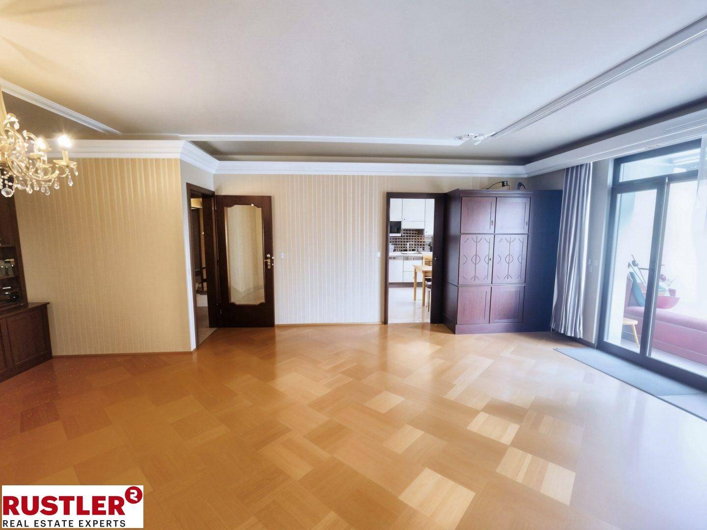 Großes Wohnzimmer