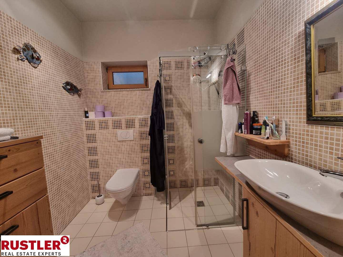 Bad mit Dusche
