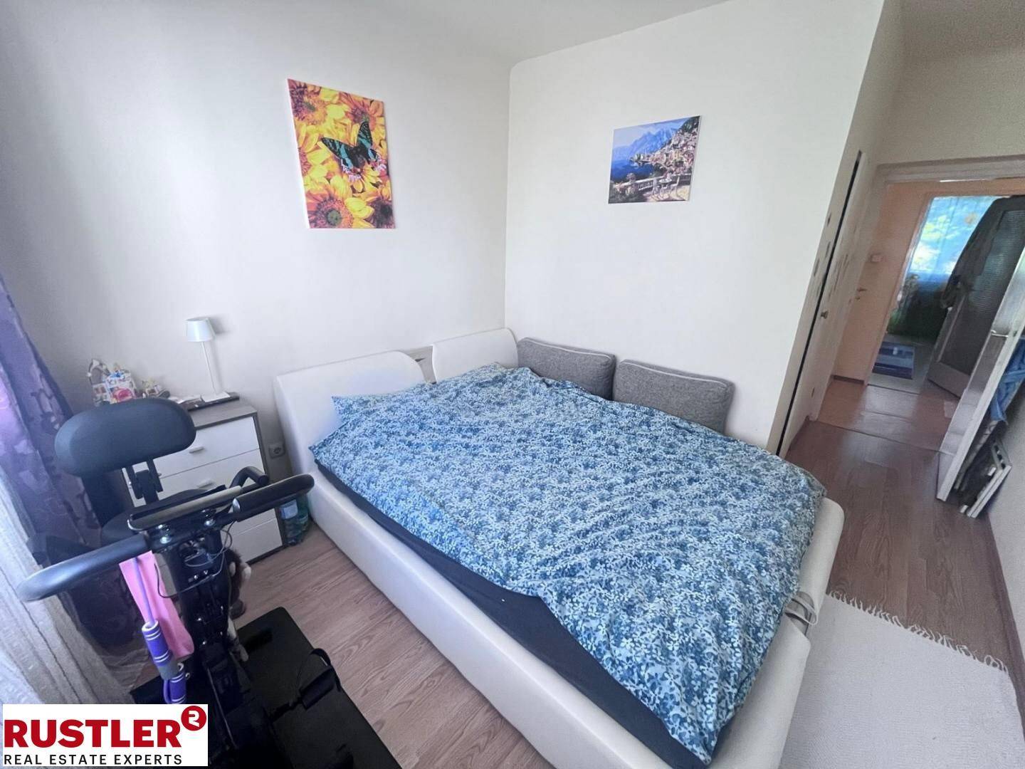 Schlafzimmer 1