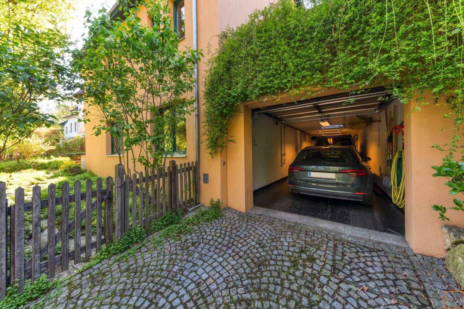 Garage für 2 Fahrzeuge