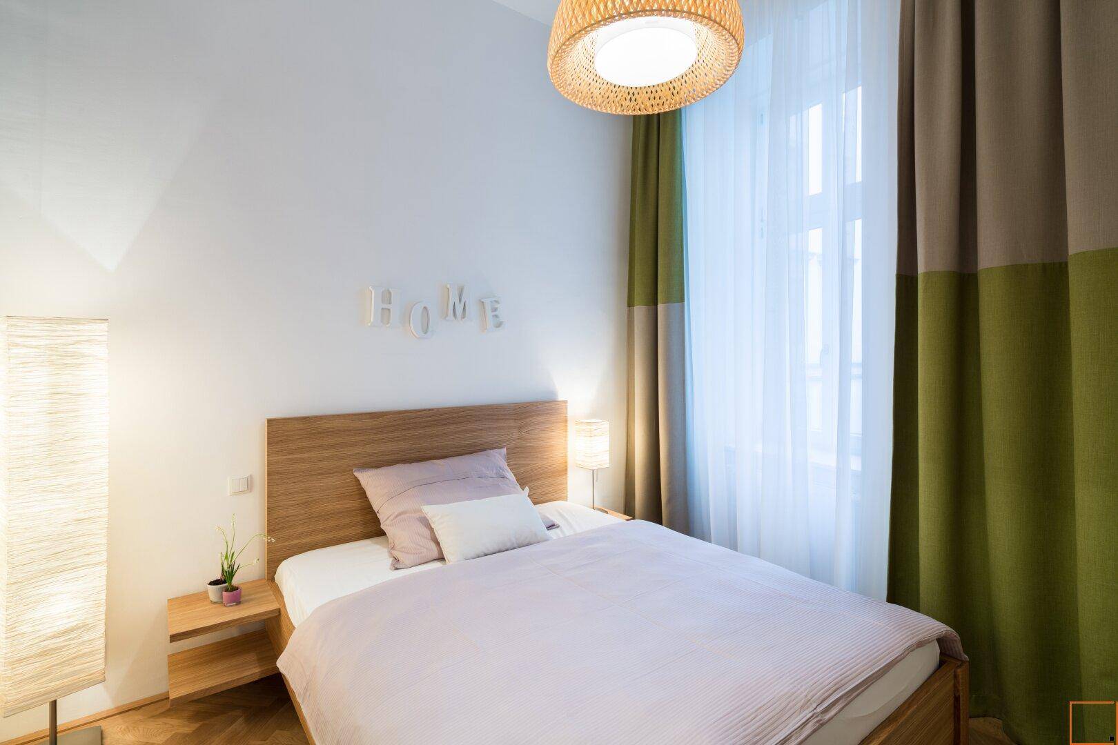 Schlafzimmer in den Innenhof