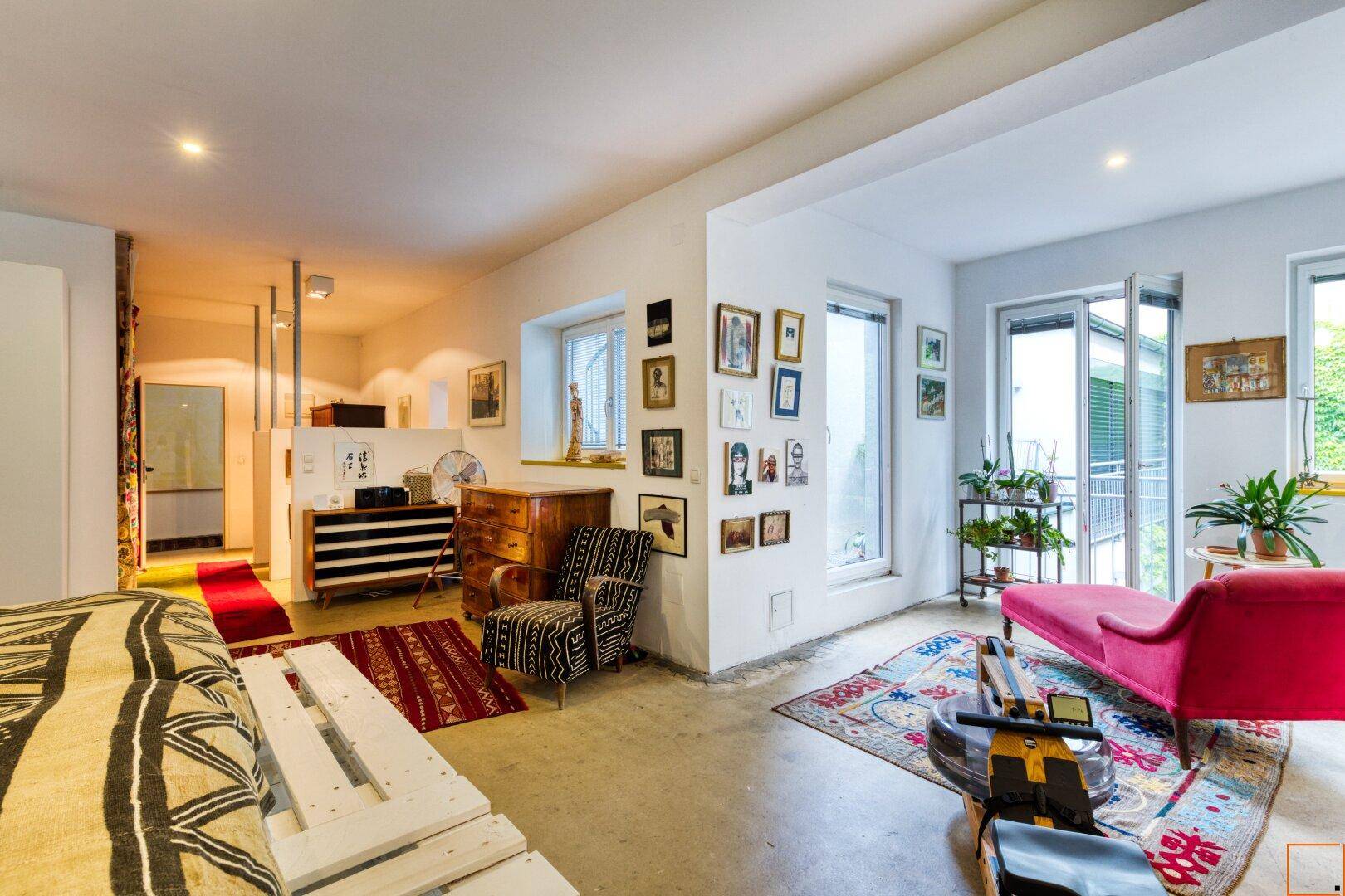Masterbedroom mit Ausgang zur Terrasse