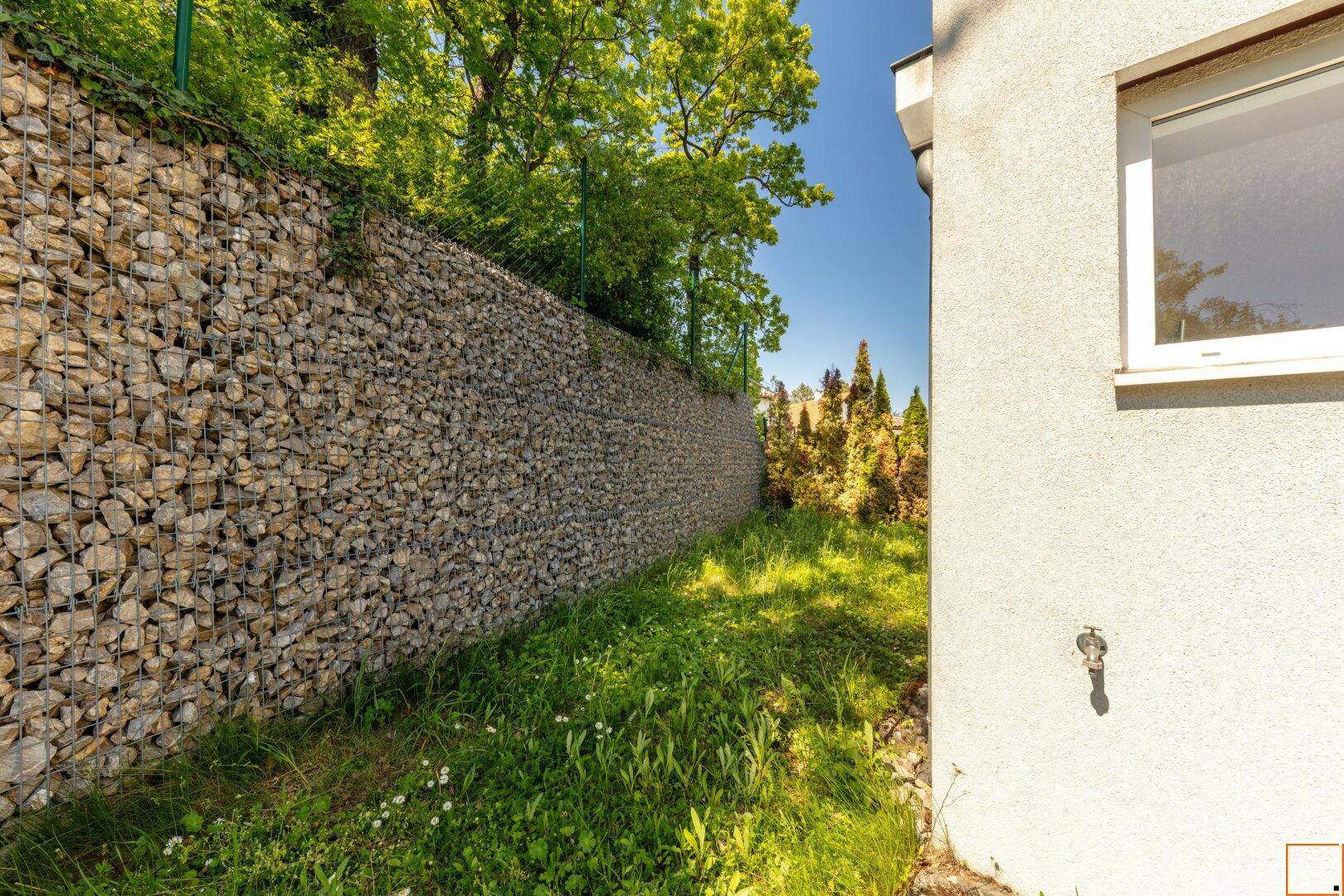 Garten seitlich