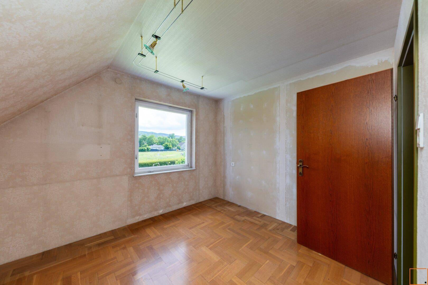 Schlafzimmer 3 mit Ausblick über die Felder