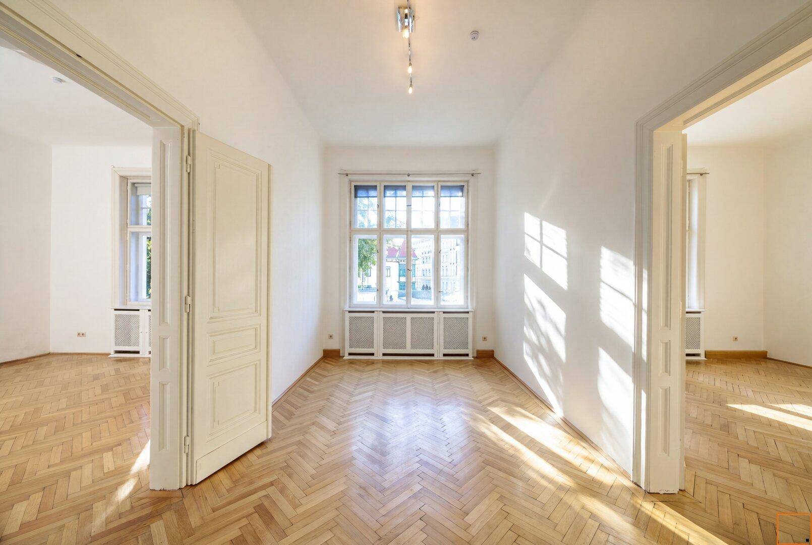 mittleres ZImmer