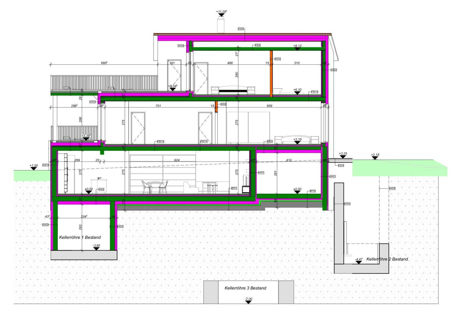 Gebäudeschnitt zeigt die vertikale Struktur mit Keller und mehreren Wohnebenen.