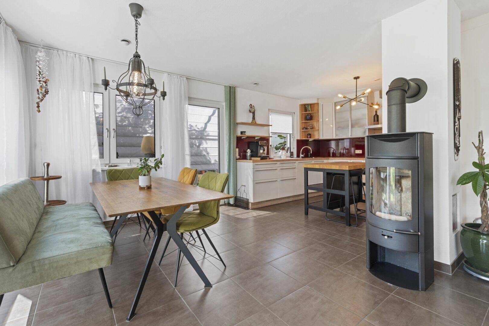 EINFAMILIENHAUS MIT GARTENOASE UND EINLIEGERWOHNUNG ZUM WOHLFÜHLEN - View 6