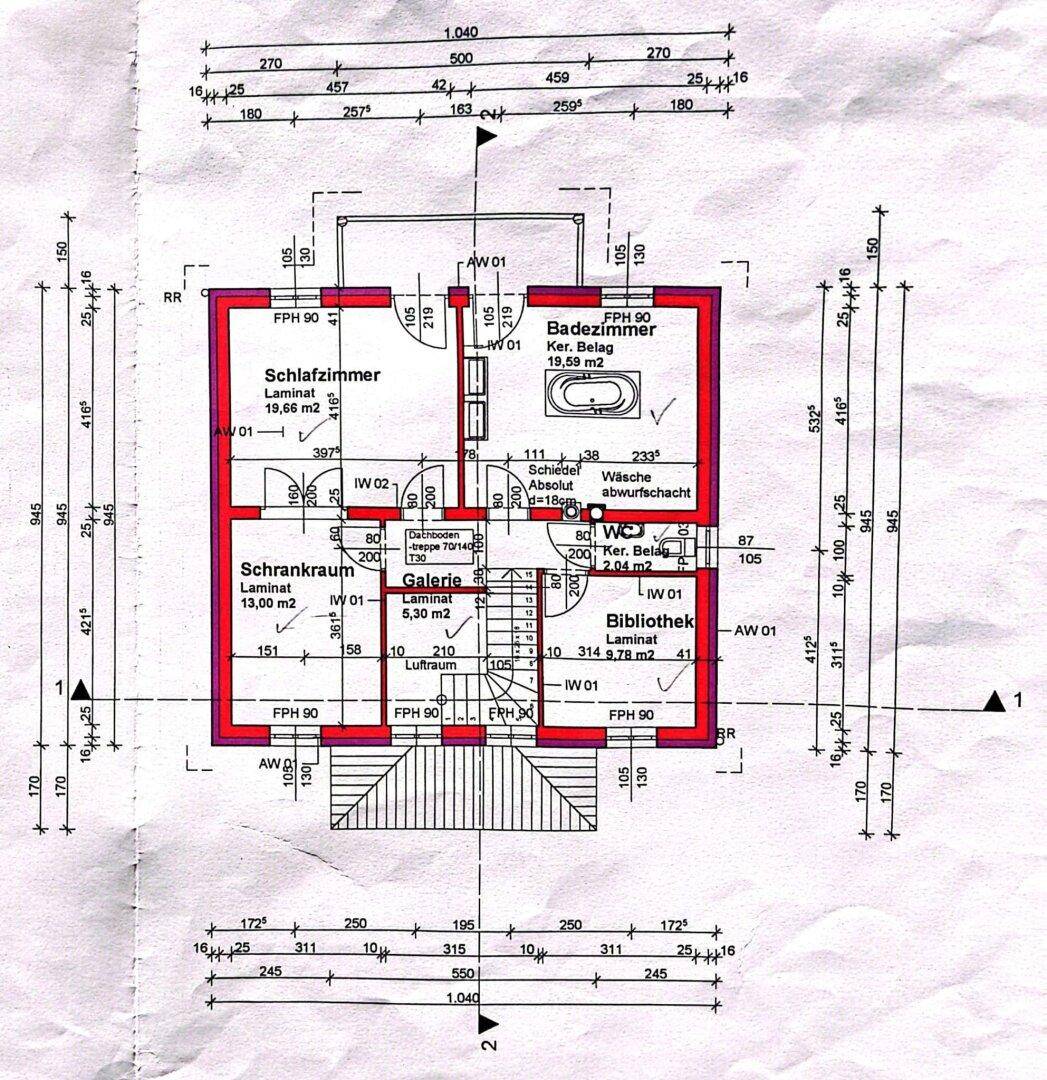 Grundriss des Obergeschosses mit Schlafzimmern, Badezimmer, Galerie und Bibliothek.