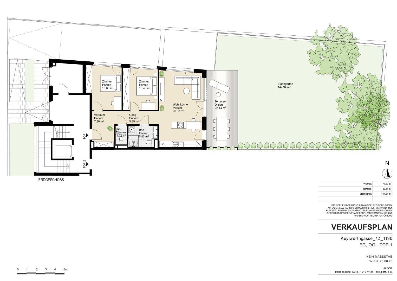 Grundriss des Erdgeschosses mit offenem Wohnbereich, großem Garten und sonniger Terrasse.