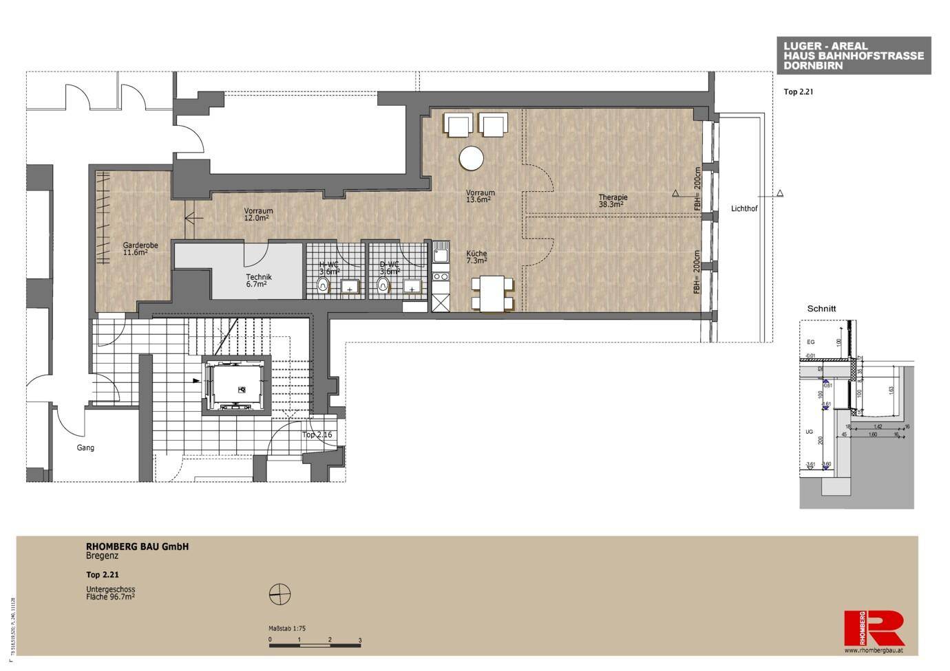 Grundriss einer Wohnung mit offenem Wohnbereich, großer Terrasse und separatem Technikraum.