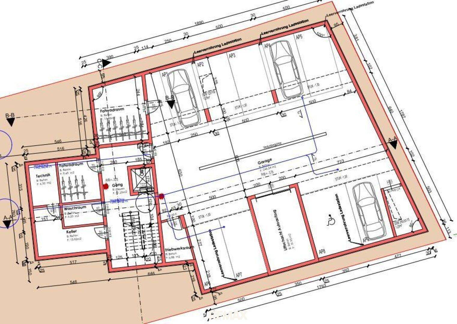 Grundriss des Untergeschosses mit Tiefgarage, Fahrradraum und Technikräumen.
