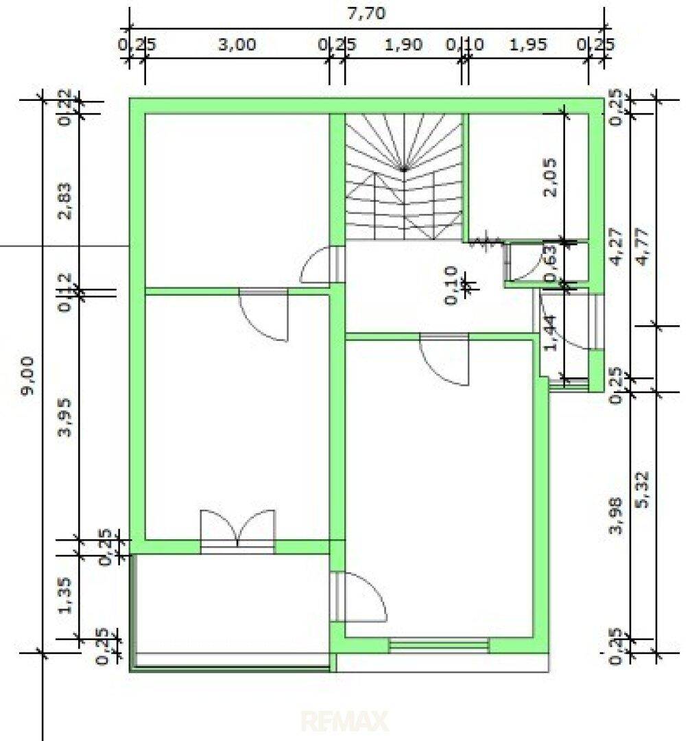 Grundriss eines weiteren Stockwerks mit Treppenhaus und einer klaren Raumaufteilung.