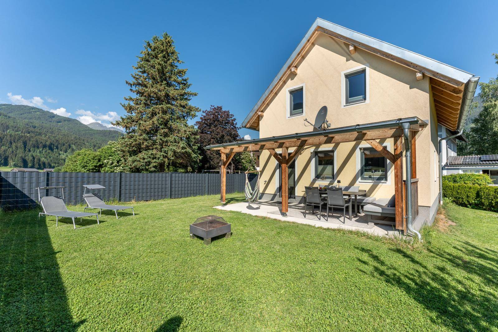 Gemütliches Einfamilienhaus mit Gartenidylle und Sonnenterrasse - Ansicht 2
