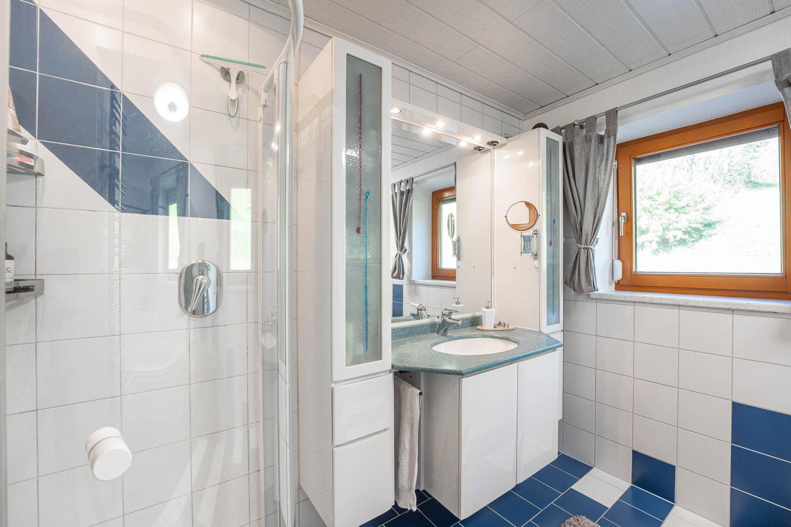 Bad mit Dusche