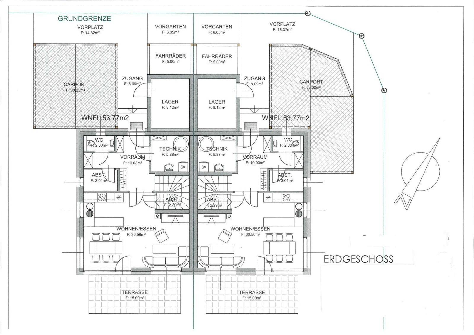Detaillierter Grundriss des Erdgeschosses mit Wohn-Essbereich, Terrasse und Carport.